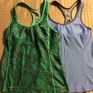 ⚡️⚡️2 Nike Tank Tops⚡️⚡️